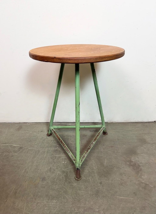 Sgabello da officina industriale verde, anni '60