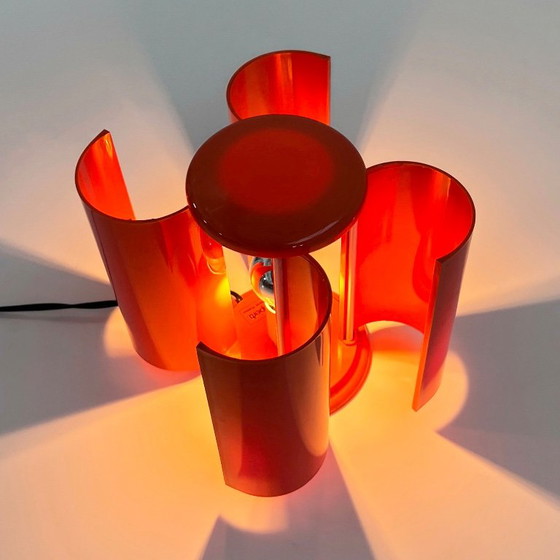 Coral Flower Table Lamp by Studio D.A. for Lamperti, 1970s – Plastic (photo 7 of 12)