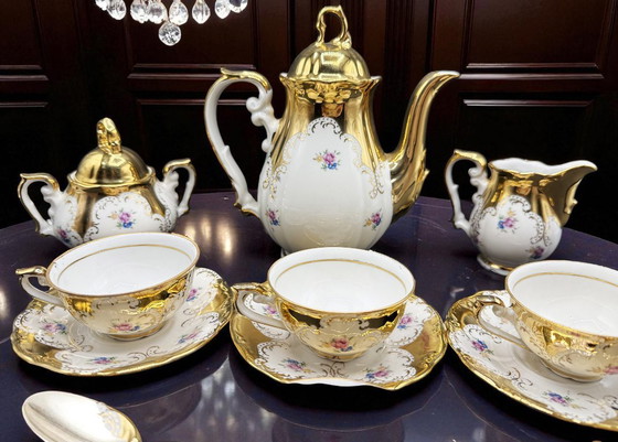 Image 1 of Bavaria Hardek – Porcelaine allemande à motifs floraux et dorure | 6 personnes | Années 1960