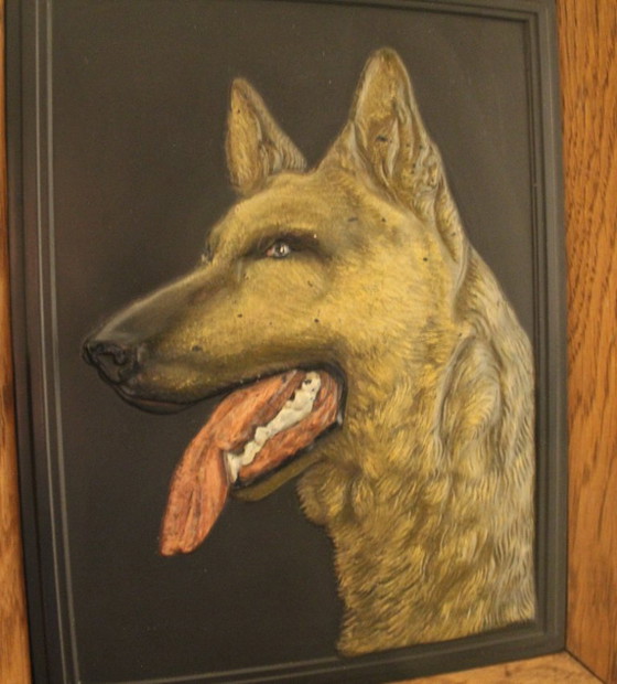 Image 1 of Handgefertigtes Schäferhund-Reliefbild im sehr massiven Holzrahmen, Einzelanfertigung, vintage vermutlich aus den 60er Jahren