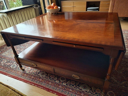 Mesa de centro exclusiva de caoba Heldense