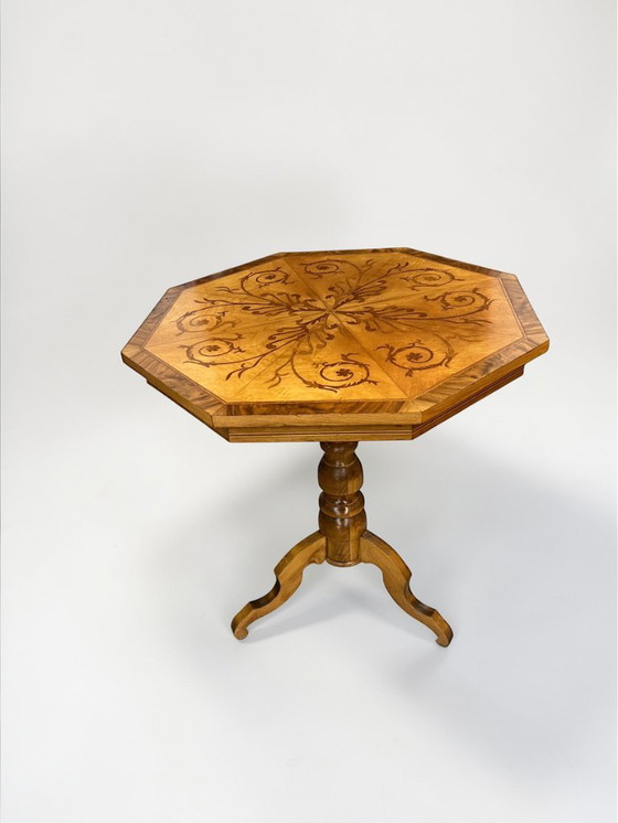 Image 1 of Antieke salontafel met inlegwerk, circa 1900, Biedermeier-stijl, walnootfineer, bijzettafel, vintage tafel