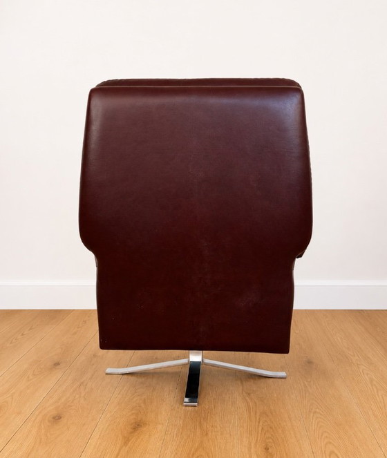 Vintage retro Arne Norell loungestoel en -kruk in bordeauxrood leer. – Fauteuils, Leather (photo 8 of 10)
