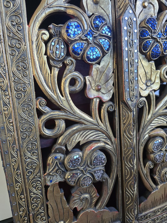 Image 1 of Exklusiver thailändischer Holzschnitzschrank mit Glasmosaik