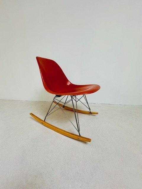 Image 1 of Sedia a dondolo Herman Miller Eames