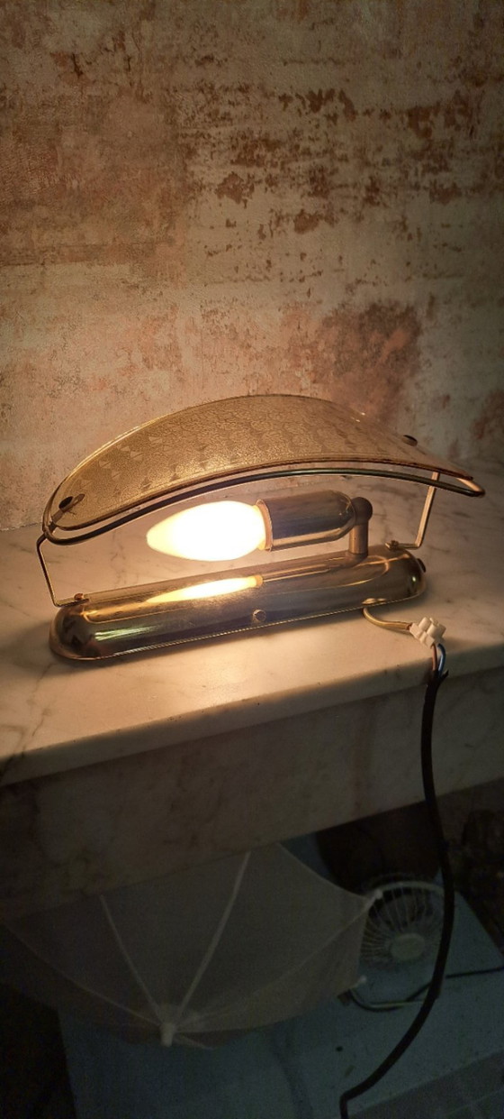 Image 1 of Lampada da parete vintage Lakro in stile Hollywood Regency, ottone dorato/vetro