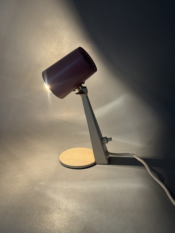 Image 1 of Lampe de table vintage avec abat-jour rose et bouton lumineux