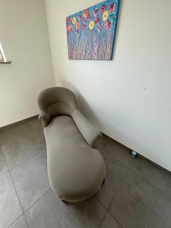 Image 1 of Elegante Chaise Longue Francesa / Méridienne en Tapicería Beige”