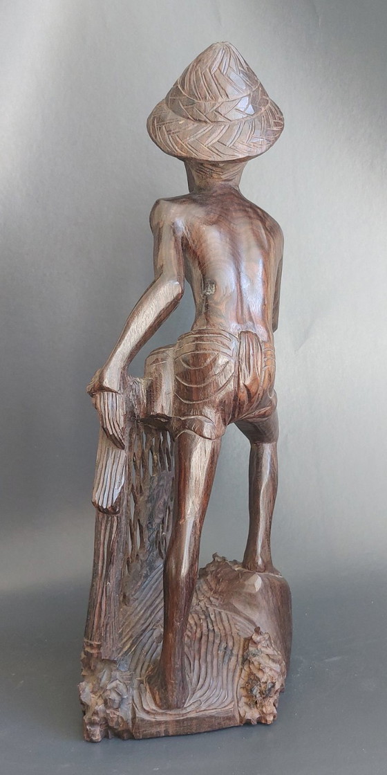 Image 1 of Antica statua di pescatore in legno di palissandro intagliato a mano di 41 cm