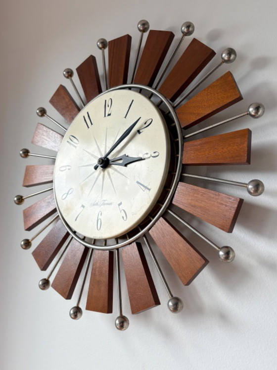 Beautiful vintage MCM Seth Thomas starburst sunburst wall clock 60s – Wood (photo 2 of 8)