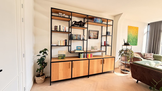 Image 1 of Meuble design sur mesure en acier et chêne 275 cm – fait main