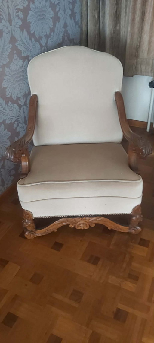 sièges sculptés classiques antiques