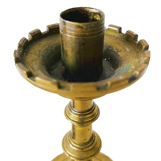 Image 1 of Juego de candelabros de iglesia pesados ​​de latón neogótico con patas de garra, década de 1900