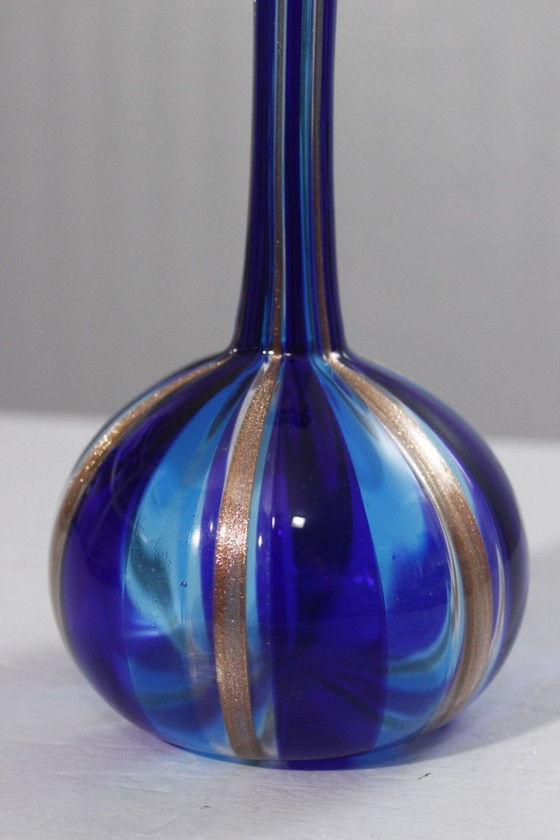 Image 1 of Vintage Murano glazen karaf uit de jaren 70 in de stijl van Archimede Seguso, kobaltblauw en goud