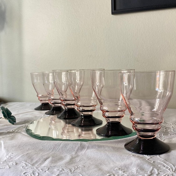 Image 1 of 6 grandi bicchieri da vino o acqua Art Déco rosa con gambo nero, 17 cl