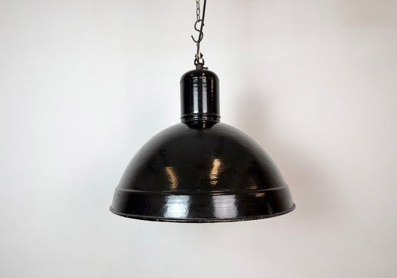 Industrial Black Enamel Factory Pendant Lamp, 1950s – Iron (photo 2 of 18)