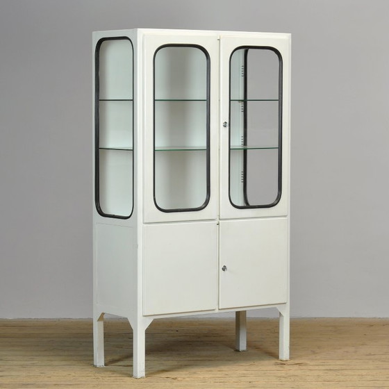 Vintage medical cabinet, 1970s – Display cabinets, Glass, Metal (photo 3 of 9)