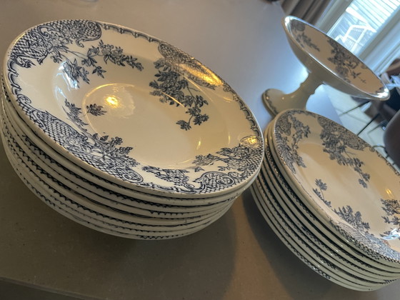 Image 1 of Magnifique service de table ancien complet !