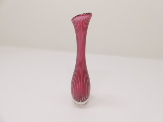 Image 1 of Scandinavian Pink Glass Tulip Vase - Vicke Lindstrand - Kosta Boda