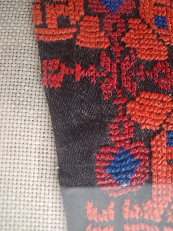 Image 1 of Textile sous cadre.