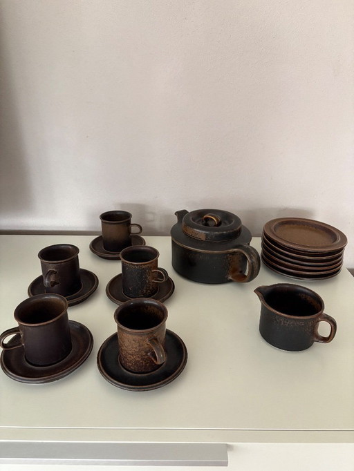 Vaisselle finlandaise, café et gâteaux Ruska