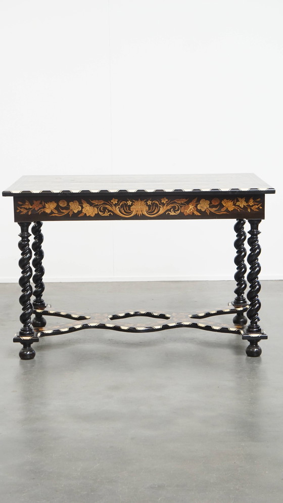 Image 1 of Table ancienne en marqueterie hollandaise du 19ème siècle