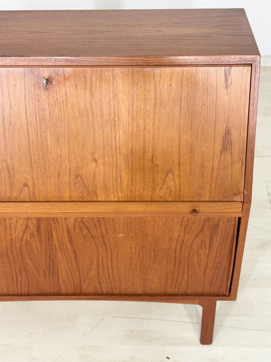 Secrétaire danois design milieu du XXe siècle / Bureau en teck / Bureau années 1960 / Secrétaire danois en (photo 14 of 17)