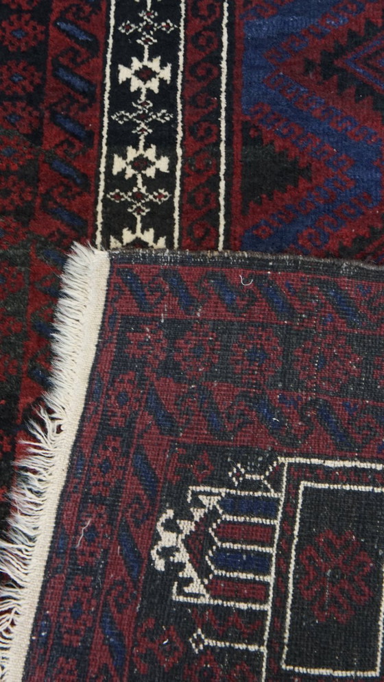 Image 1 of Tappeto orientale annodato a mano con sfumature rosso bordeaux, blu scuro e beige 143x88cm