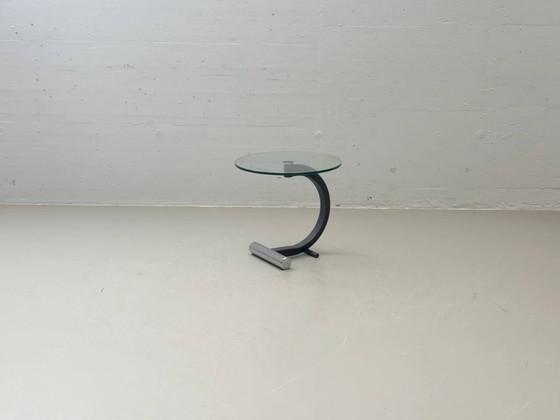 Image 1 of Table d'appoint en verre de style postmoderne avec piètement en fonte, années 1990