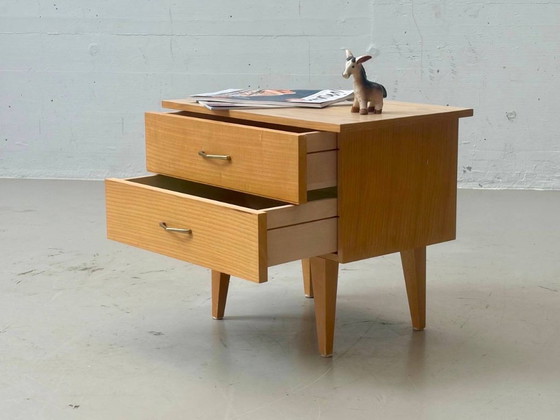 Vintage nachtkastje uit het midden van de vorige eeuw met 2 lades, jaren 60. – Ladekasten, Wood (photo 4 of 10)