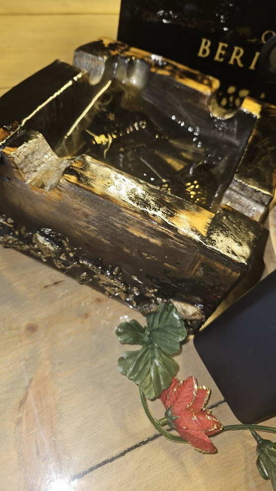 Image 1 of Exclusive Handmade Artequi Humidor - Cedarwood & Epoxy - Incl. Ashtray