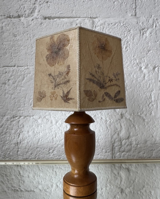 Image 1 of Gedrechselte Holzlampe mit Herbarium-Lampenschirm, 1970er Jahre
