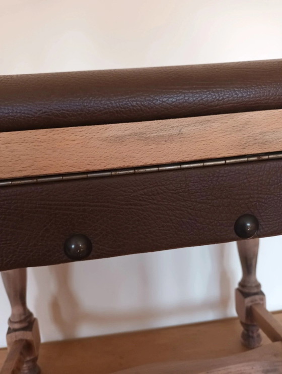 Image 1 of Tabouret de rangement latéral