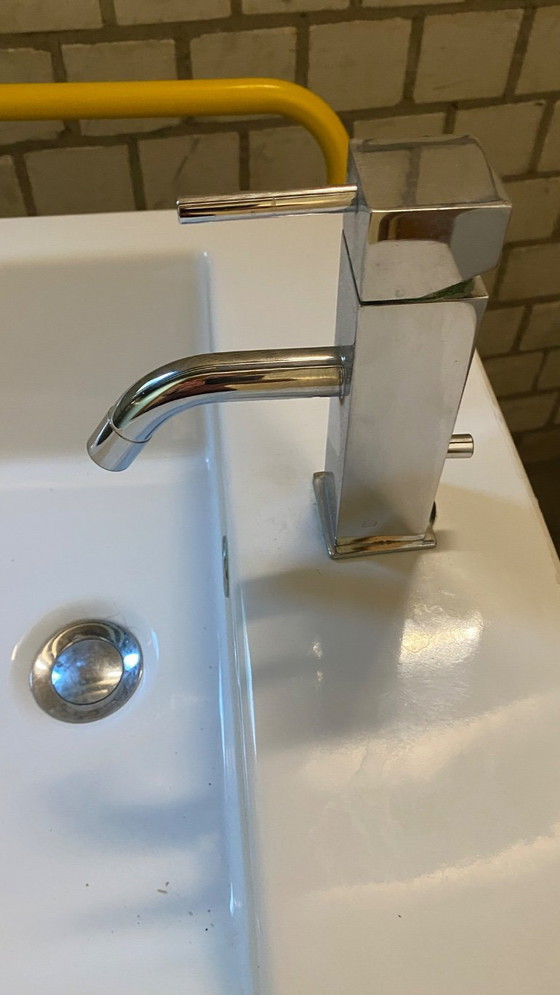 Image 1 of lavabo avec robinet