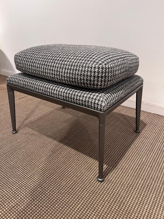 Image 1 of B&B Mitro Ottoman pouf