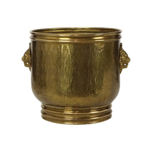 Large Jardinière Flowerpot Hammered Brass Lionheads – decoratieve objecten