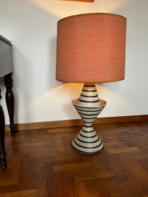Table lamp