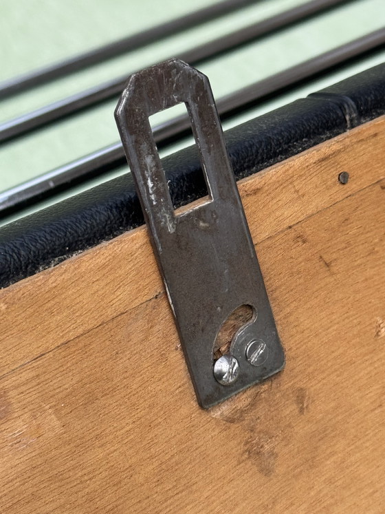 Image 1 of Seltene, ikonische Wandgarderobe aus den Sechzigerjahren | Verchromtes Rohrgestell | Sammlerwert & Museumszustand