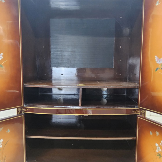 Vintage Chinese cabinet with gold leaf, flowers and birds / Bohemian / Oriental / Asian bridal cabinet (photo 14 of 15)
