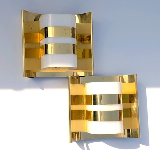 Image 1 of Pair of wall lamp Hans-Agne Jakobsson – Model V334/1 in brass with translucent plastic shades