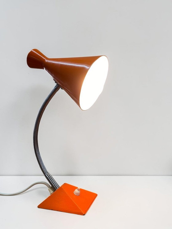 Image 1 of Oranje tafellamp uit de jaren 70 in ruimtetijdstijl | Vintage bureaulamp uit het midden van de 20e eeuw | Retro designlamp