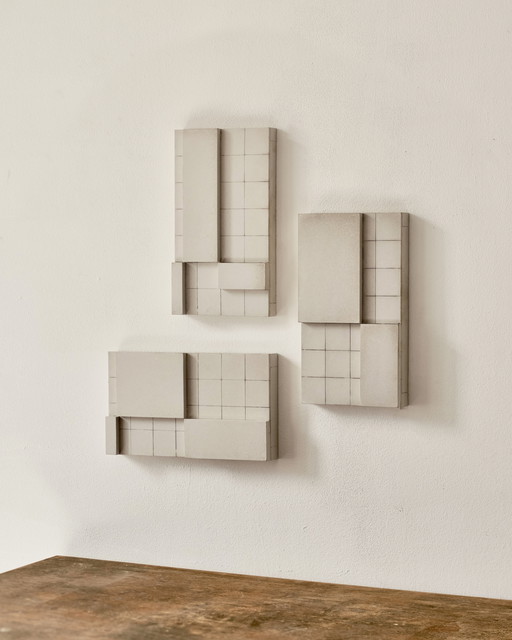 Ensemble de trois objets muraux en béton brutaliste