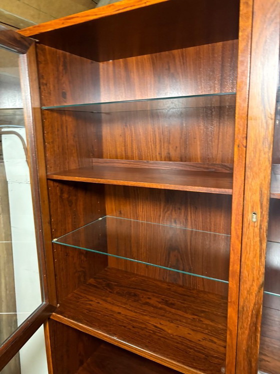 Image 1 of Mid-Century Modern Deens palissanderhouten wandmeubel van Sejling Skabe – circa jaren 1960. Een prachtig mid-century modern pali