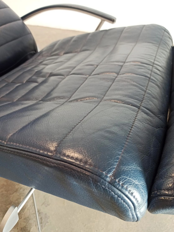 Fauteuil inclinable pivotant en cuir vintage – Leather, Metal (photo 11 of 15)