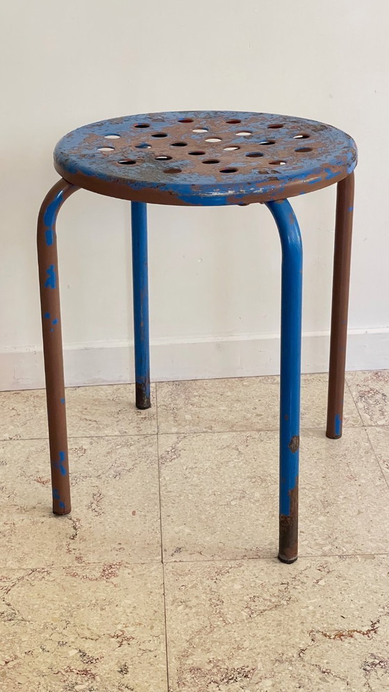 Image 1 of Paar industriële stalen PATINE TABOURETS Blauw & Chocolade VINTAGE