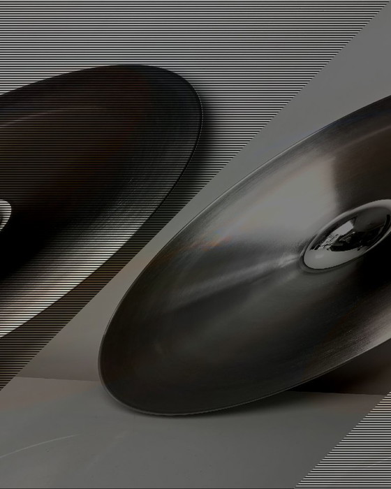 Image 1 of Applique moderniste disque style Charlotte Perriand – OVNI space age argenté - Diamètre 35cm