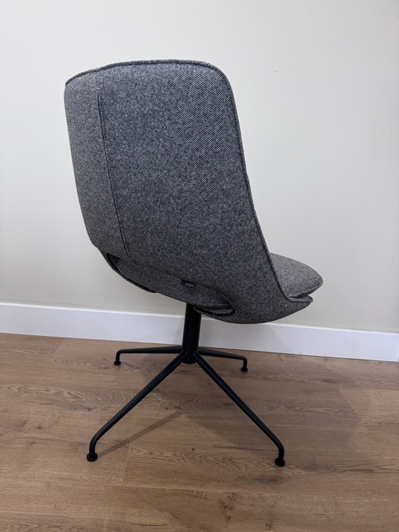 Image 1 of Artifort Zuma