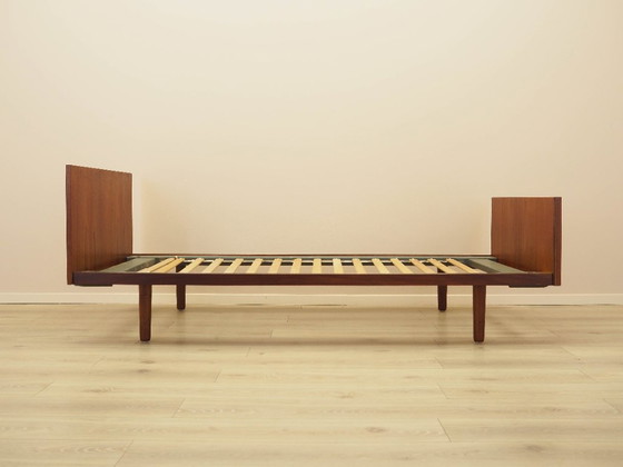 Image 1 of Cama de teca, diseño danés, década de 1960, diseñador: Hans J. Wegner, fabricante: Getama
