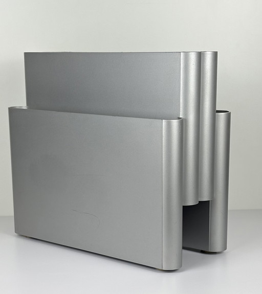 Kartell design magazine holder Giotto Stoppino metallic gray