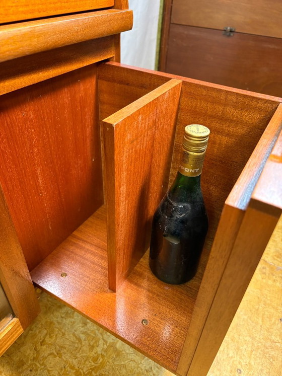 Superbe Meuble Bar Vintage Nathan en Teck | Années 1960–1970 | Design d'Inspiration Scandinave – Buffet bas (photo 4 of 11)